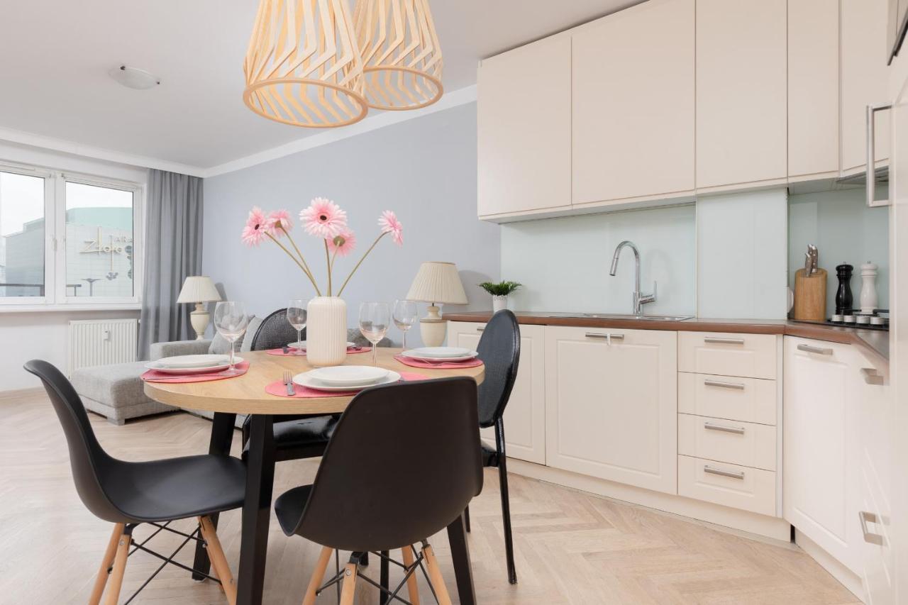 Zlota Apartment Center Of Warsaw By Noclegi Renters ภายนอก รูปภาพ